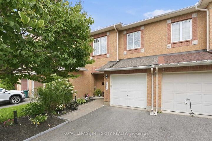 Property Photo: 1341 Halton Terrace ON K2K 3J2