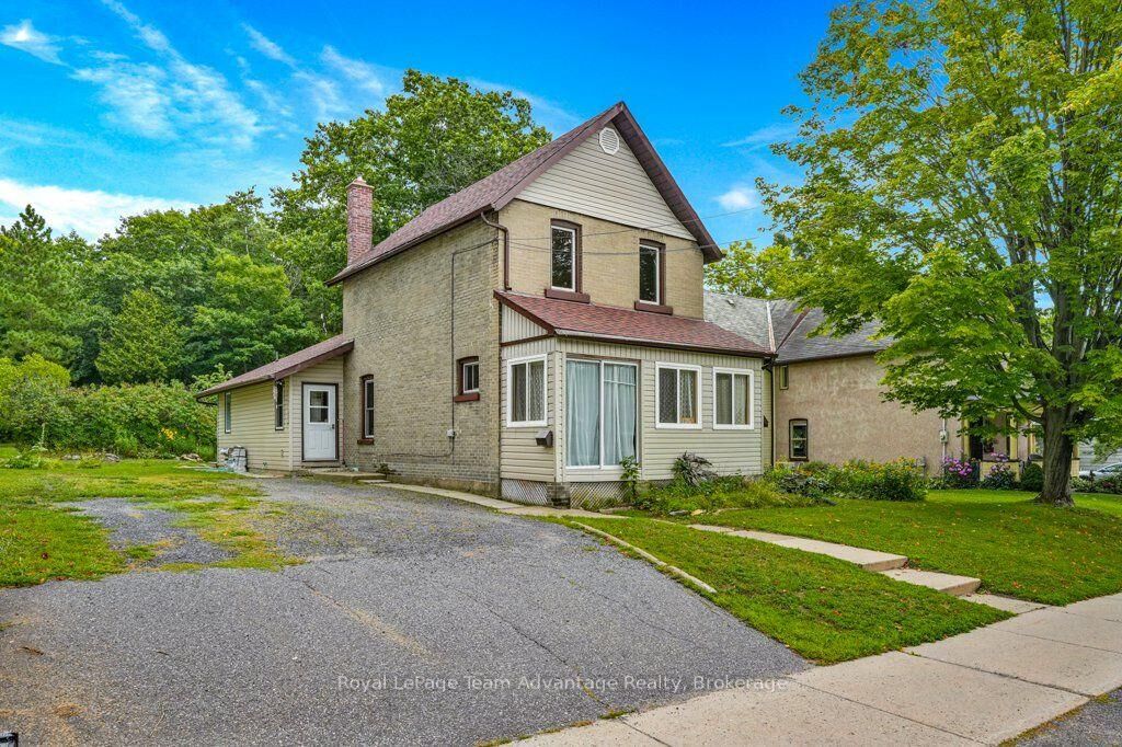 Property Photo:  111 Gibson St Street  ON P2A 1X6 