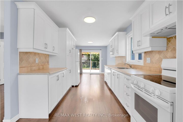 Property Photo: 623 Glen Cedar Crescent ON L9S 2J4