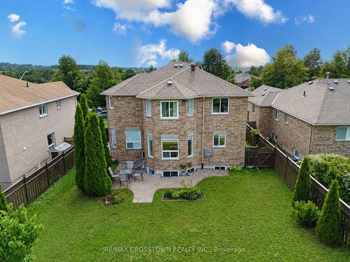 Property Photo: 31 Logan Court ON L4N 8G9