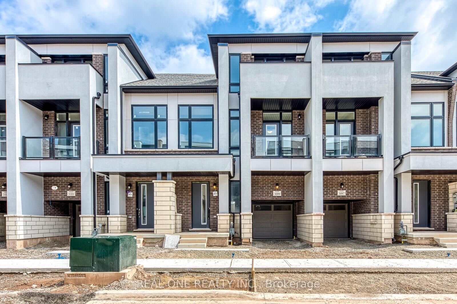 Property Photo:  3099 Perkins Way  ON L6H 7Z5 