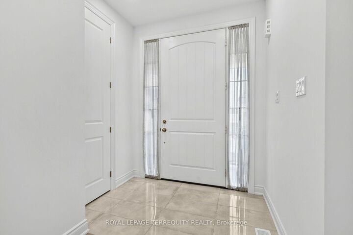 Property Photo: 9 Kiernan Crescent N ON L9R 0V4