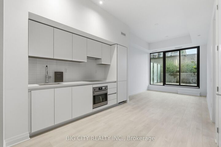 Photo de la propriété:  25 Frederick Todd Way 201  ON M4G 0C9 