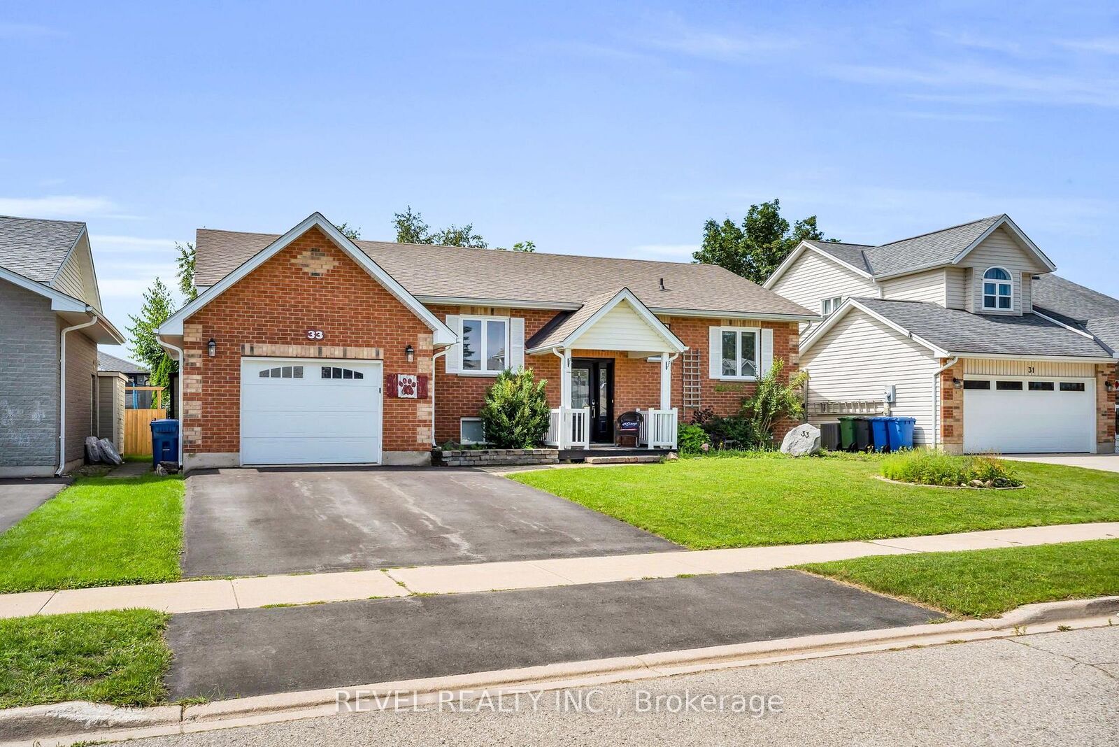 Property Photo: 33 Wilson Crescent ON N0C 1B0