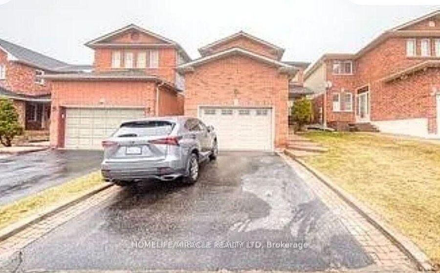 Property Photo:  6 Adams Park Gate Main Floor  ON M1C 5A1 