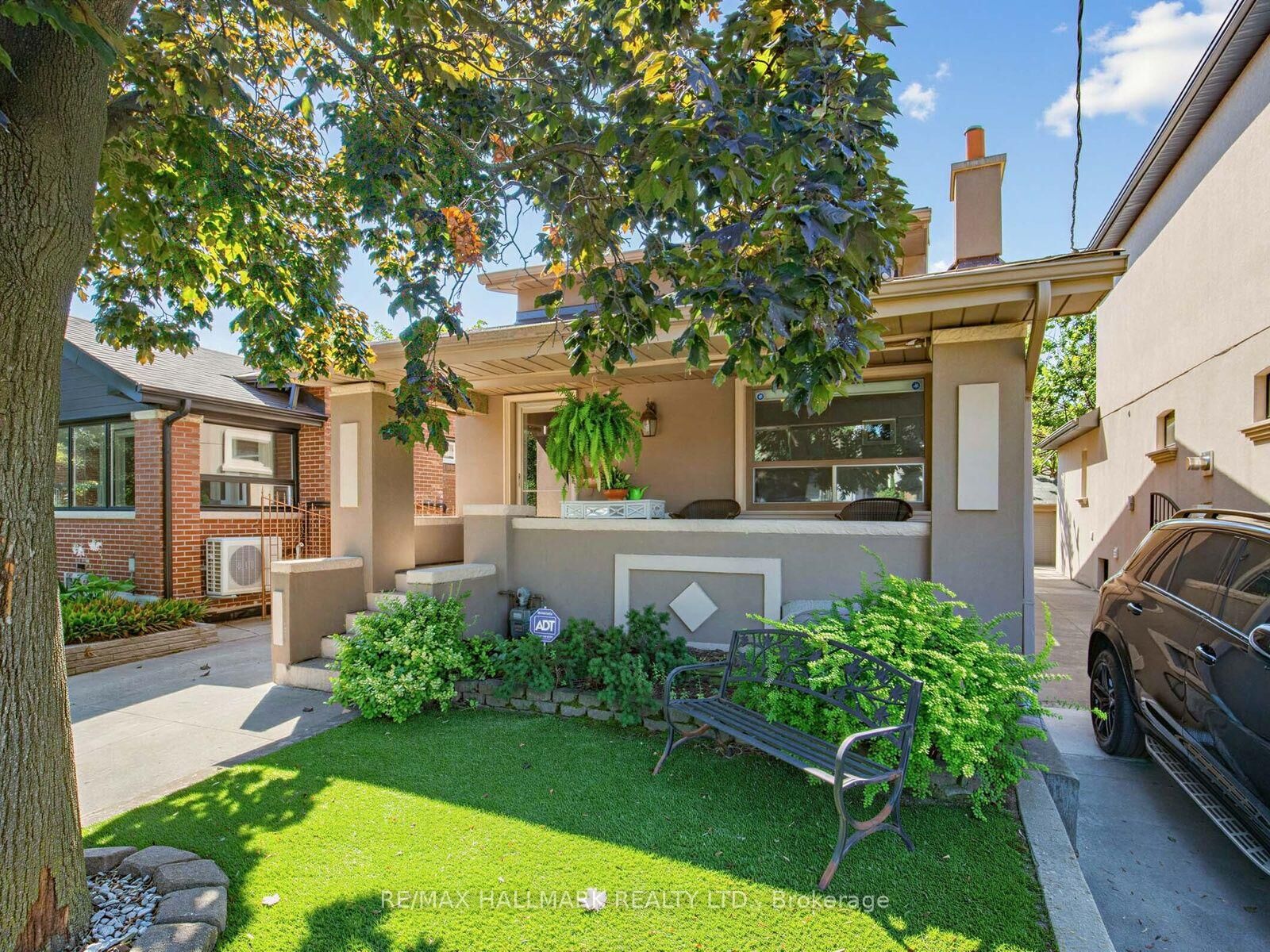 Property Photo: 297 Strathmore Boulevard ON M4J 1P9