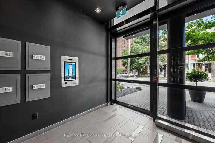 Property Photo:  224 Lyon Street N Street 1001  ON K1R 0C1 