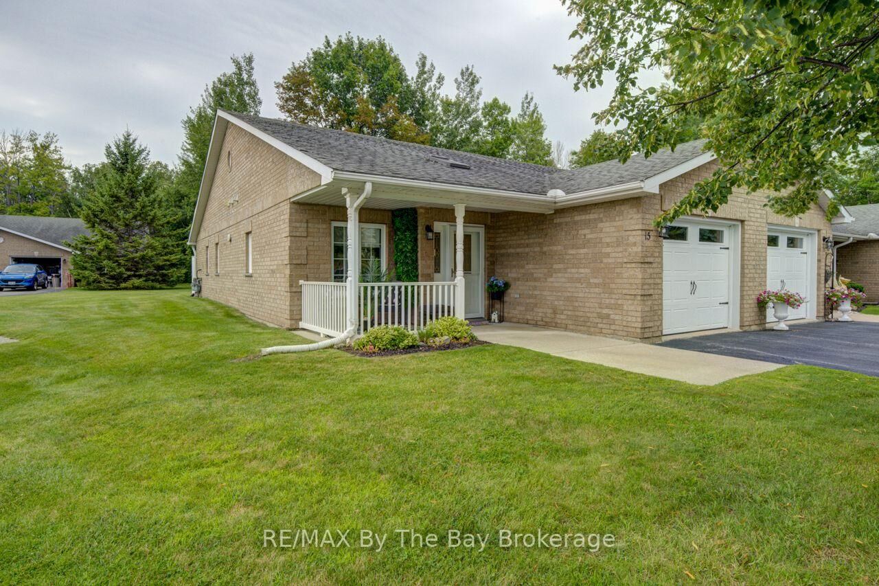 Property Photo:  15 Meadow Lane  ON L9Z 2P2 