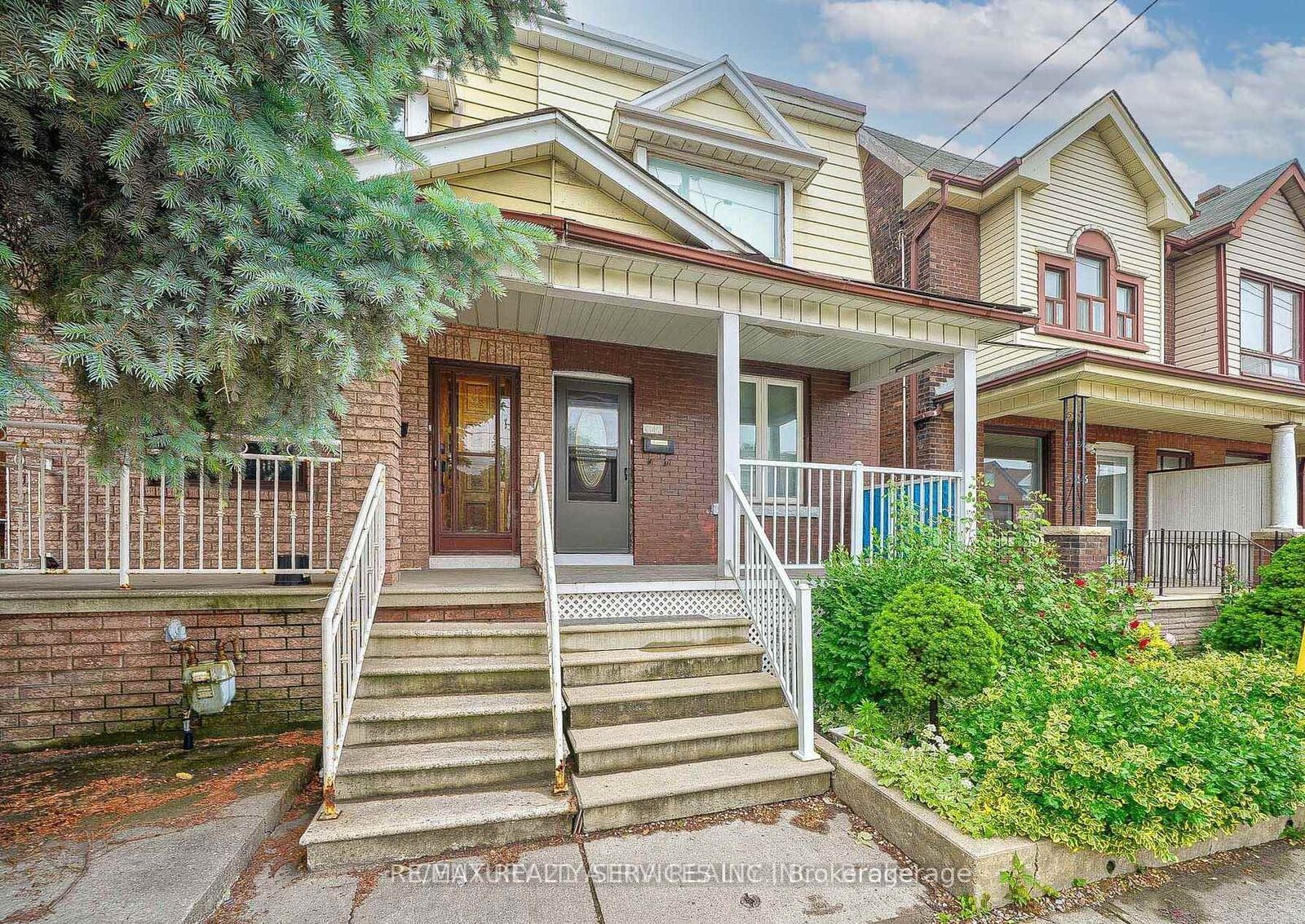 Property Photo:  1147 Dufferin Street  ON M6H 4B7 