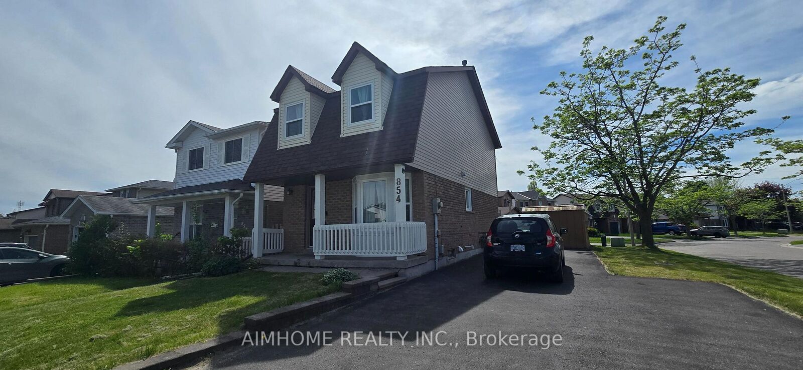Property Photo: 854 Attersley Drive ON L1K 1T9