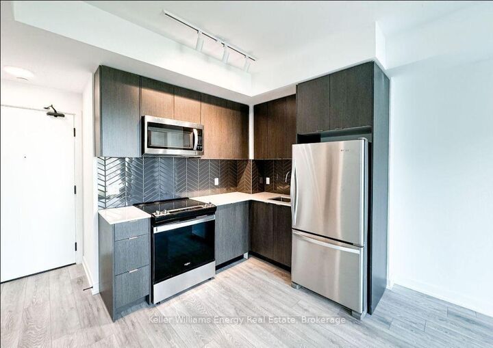 Property Photo: 1606 Charles Street 810 ON L1N 0P1