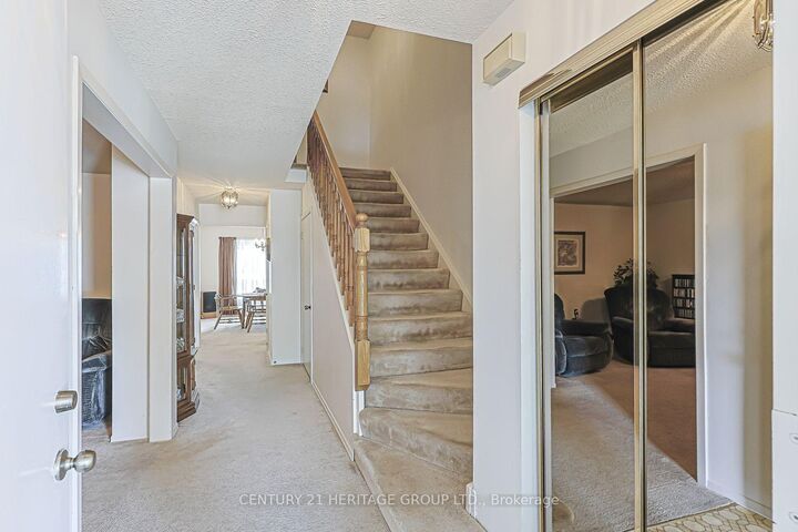 Property Photo:  10 Woodhall Road  ON L3S 1N9 