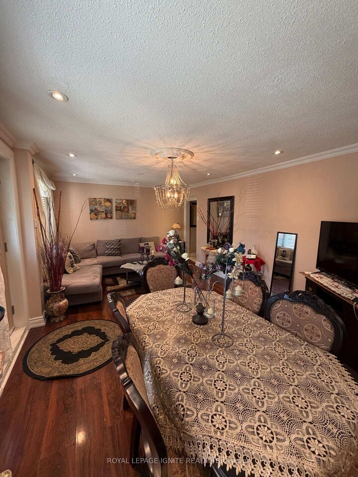 35 Hillary Avenue — photo 1