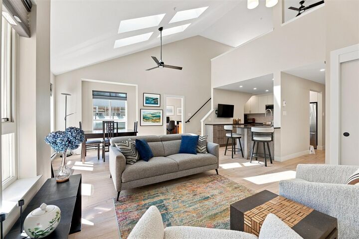 Property Photo: 1015 Johnson St #403 BC V8V 3N6