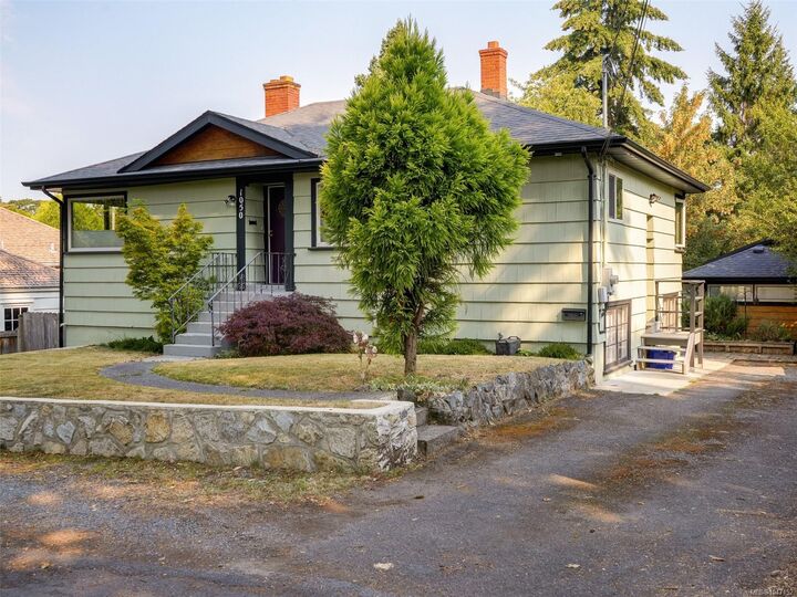 1050 Leslie Dr — photo 1
