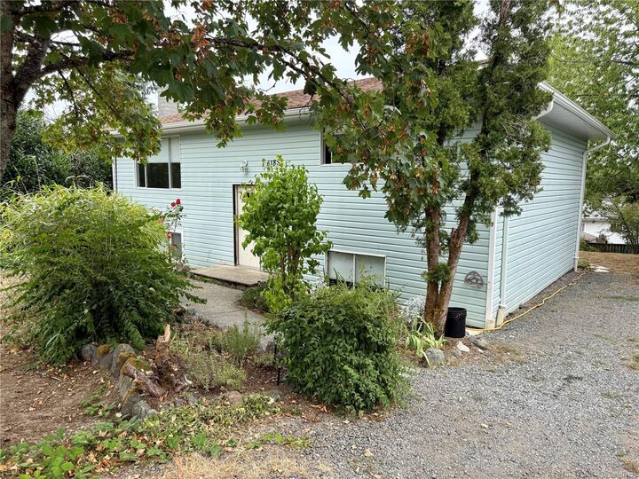 Property Photo: 6185 Palahi Rd BC V9L 4Y8