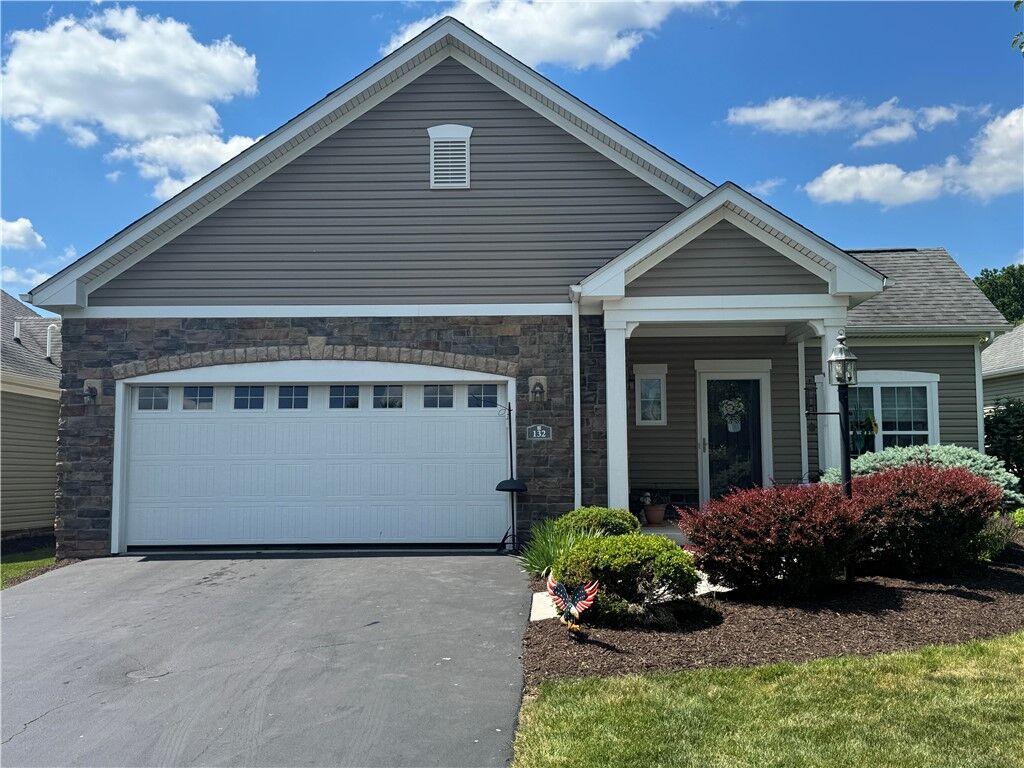 Property Photo: 132 Cobblestone Dr PA 15237