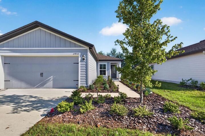 Property Photo: 37450 Whisper Way FL 32046