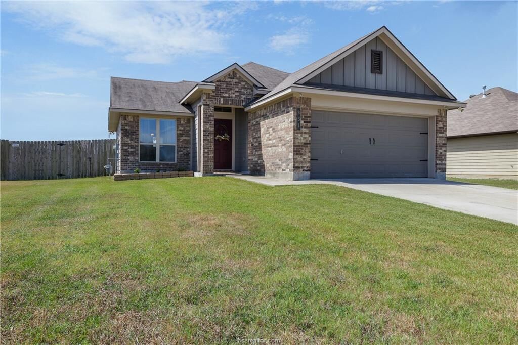 Property Photo: 831 Mockingbird Street TX 77868