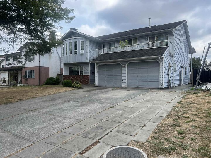 Photo de la propriété: 13342 79 Avenue BC V8W 8H4