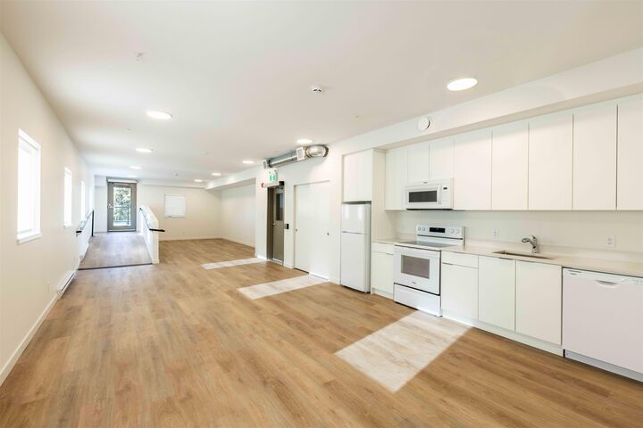 Property Photo:  39180 Finch Place 506  BC V8B 1G8 