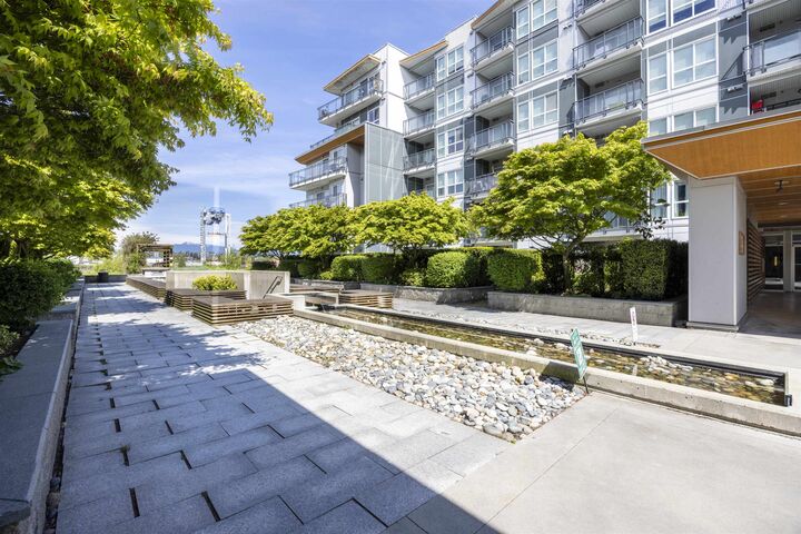 10033 River Drive 309 — photo 1