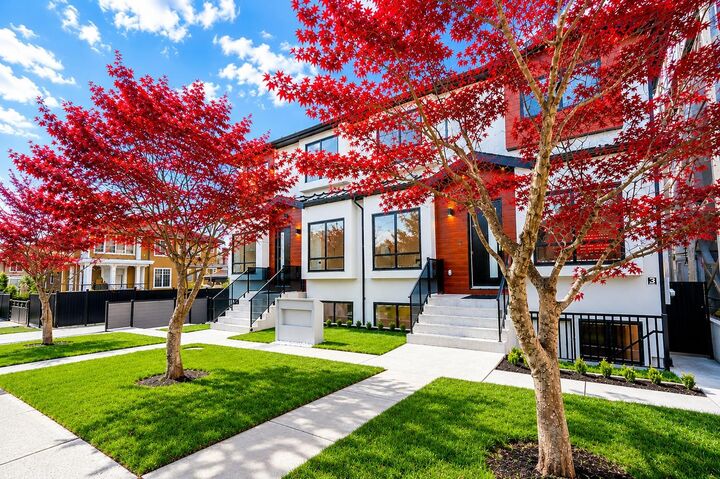 Property Photo: 6692 Napier Street 4 BC V5B 2C3