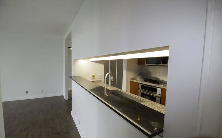 Property Photo:  1200 Alberni Street 1401  BC V6E 1A6 
