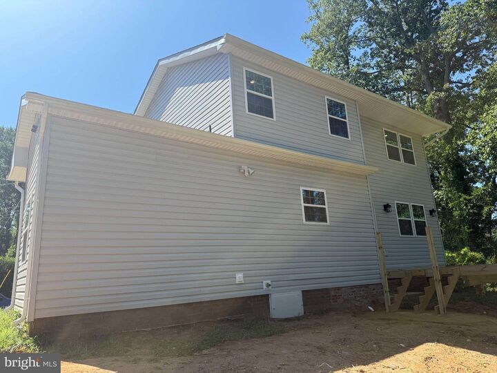 Property Photo: 3179 Oakmont Avenue VA 22172