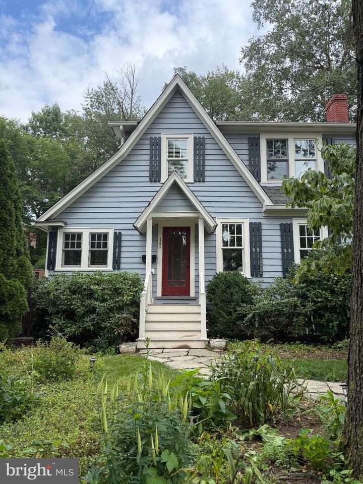 Property Photo: 2809 Holly Street VA 22305