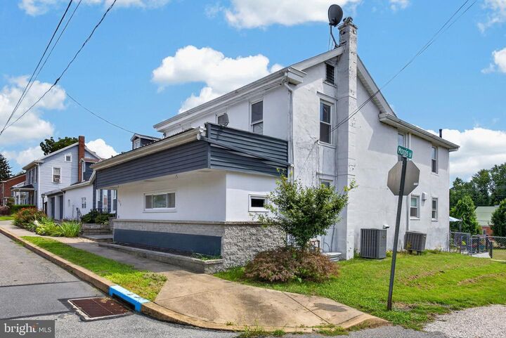 Property Photo:  676 W Market Street  PA 17547 