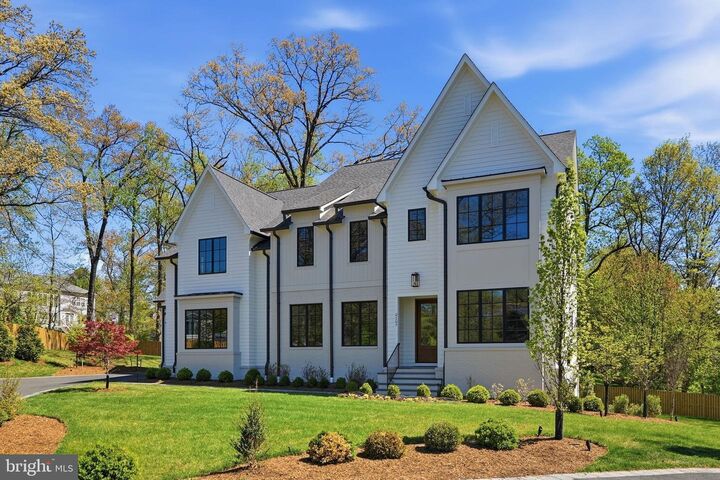 Property Photo:  2107 Elliott Avenue  VA 22101 