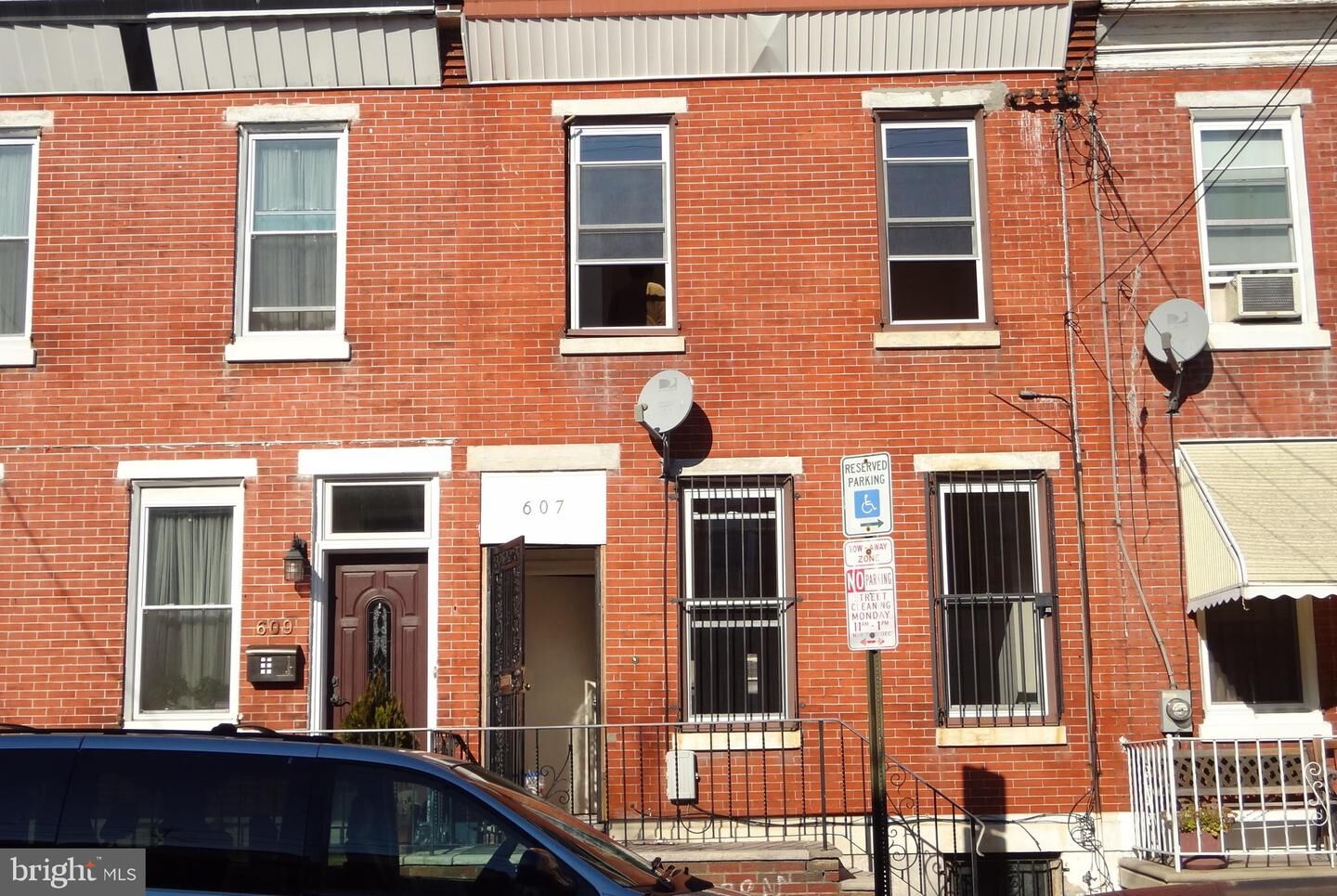 Property Photo:  607 Mifflin Street  PA 19148 