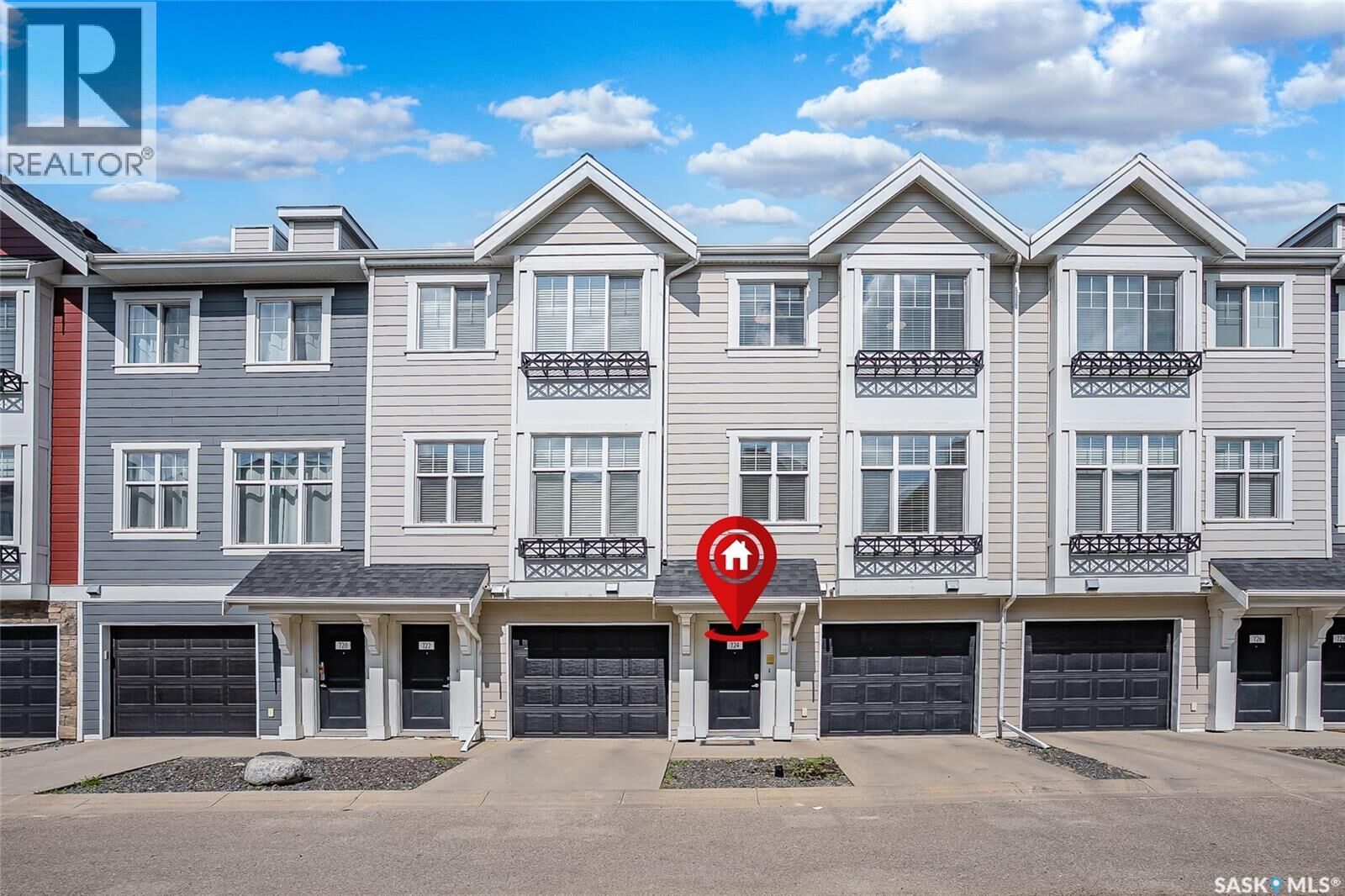 Property Photo: 724 701 Meadows Boulevard SK S7V 0L3