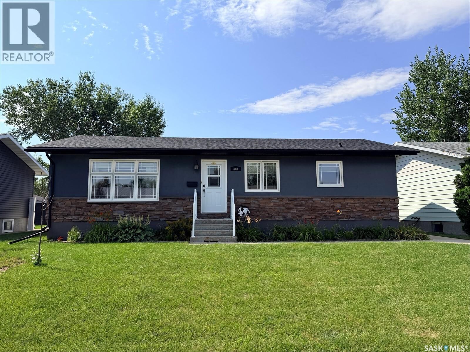 Property Photo:  481 Willow Bay  SK S4A 2G3 