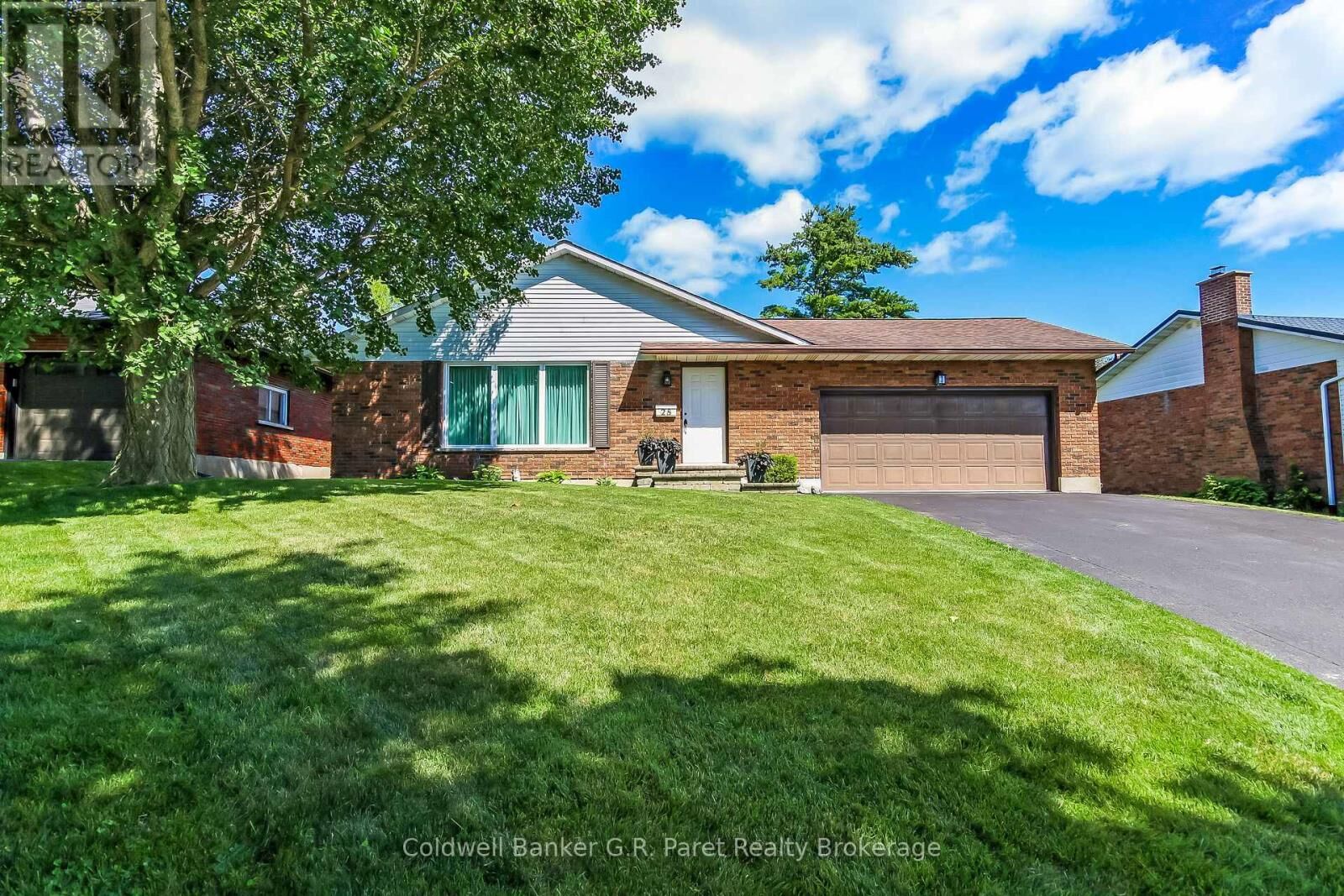 Property Photo:  28 Woodcock Drive  ON N4G 4M2 