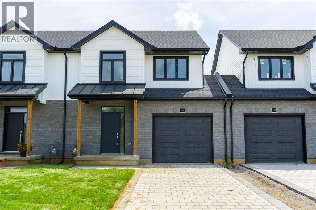 Property Photo:  253 McTavish Street  ON N7G 3K5 