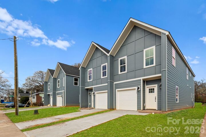 Property Photo:  341 N Hoskins Road  NC 28216 