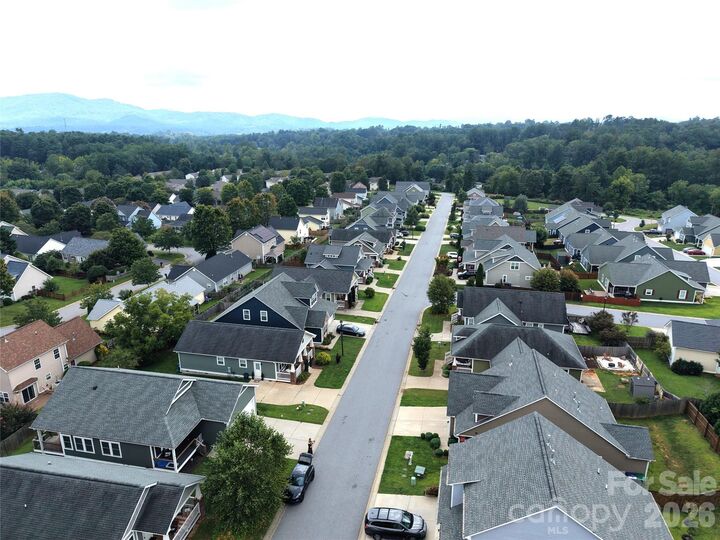 Property Photo:  15 Hyde Park Place  NC 28704 
