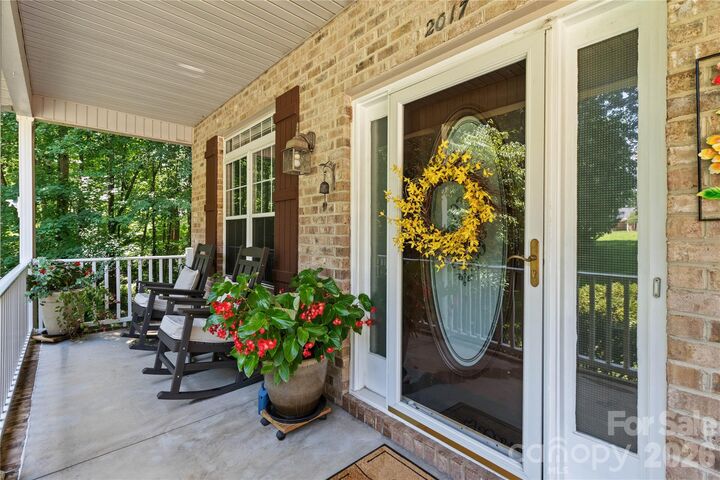 Property Photo:  2017 Cameron Heights Circle  NC 28037 