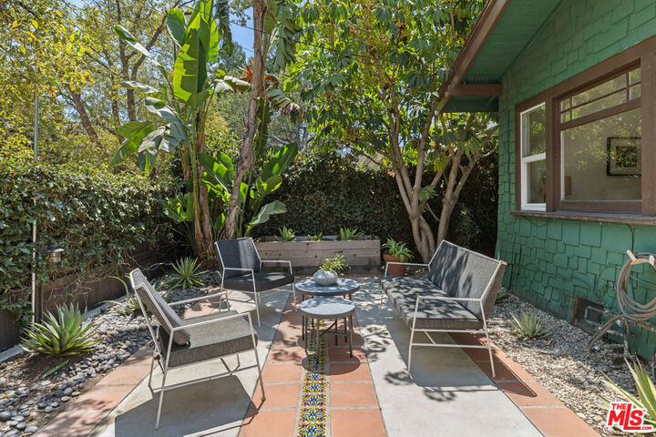 Property Photo:  1149 Manzanita St  CA 90029 