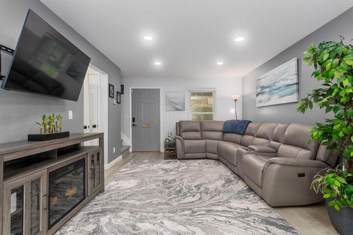 Property Photo: 1642 Cindy Court OH 43232