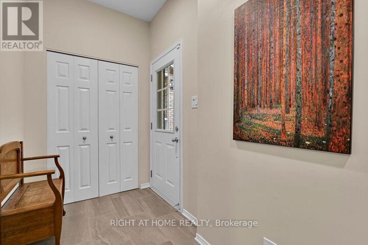 Property Photo: 184 Carwood Circle ON K1K 4V4