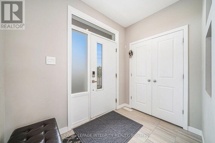 Property Photo:  126 Groningen Street  ON K2V 0C4 