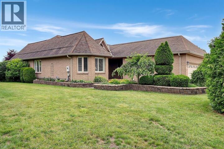 Property Photo:  1099 Imperial Crescent  ON N9G 2T4 