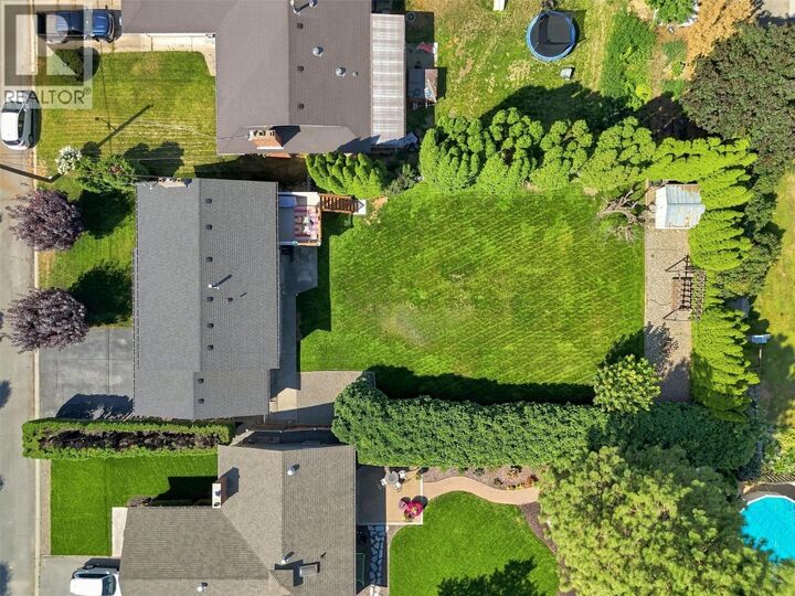 Property Photo: 718 Clements Court BC V2B 8C2
