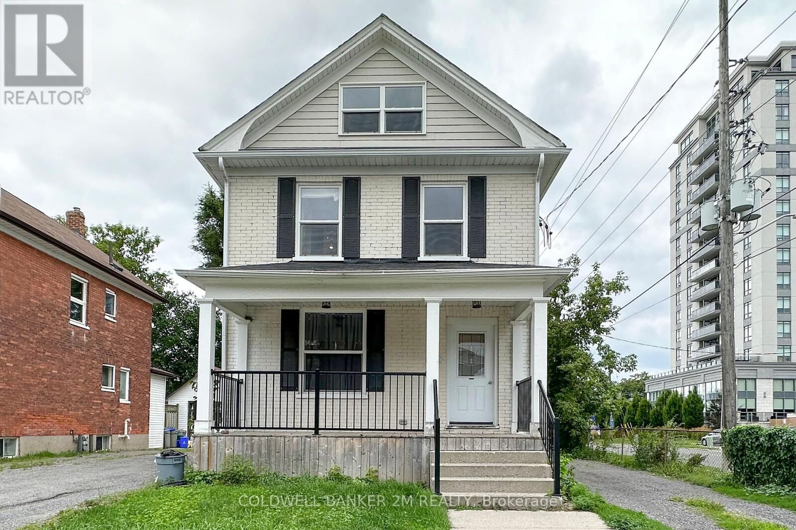 Property Photo:  242 Kendal Avenue 2  ON L1G 5B5 