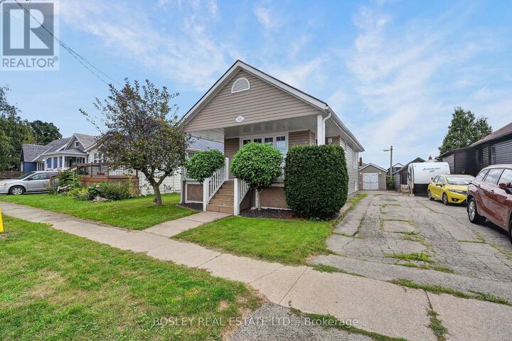 Property Photo: 65 Christmas Street ON L3K 1M4