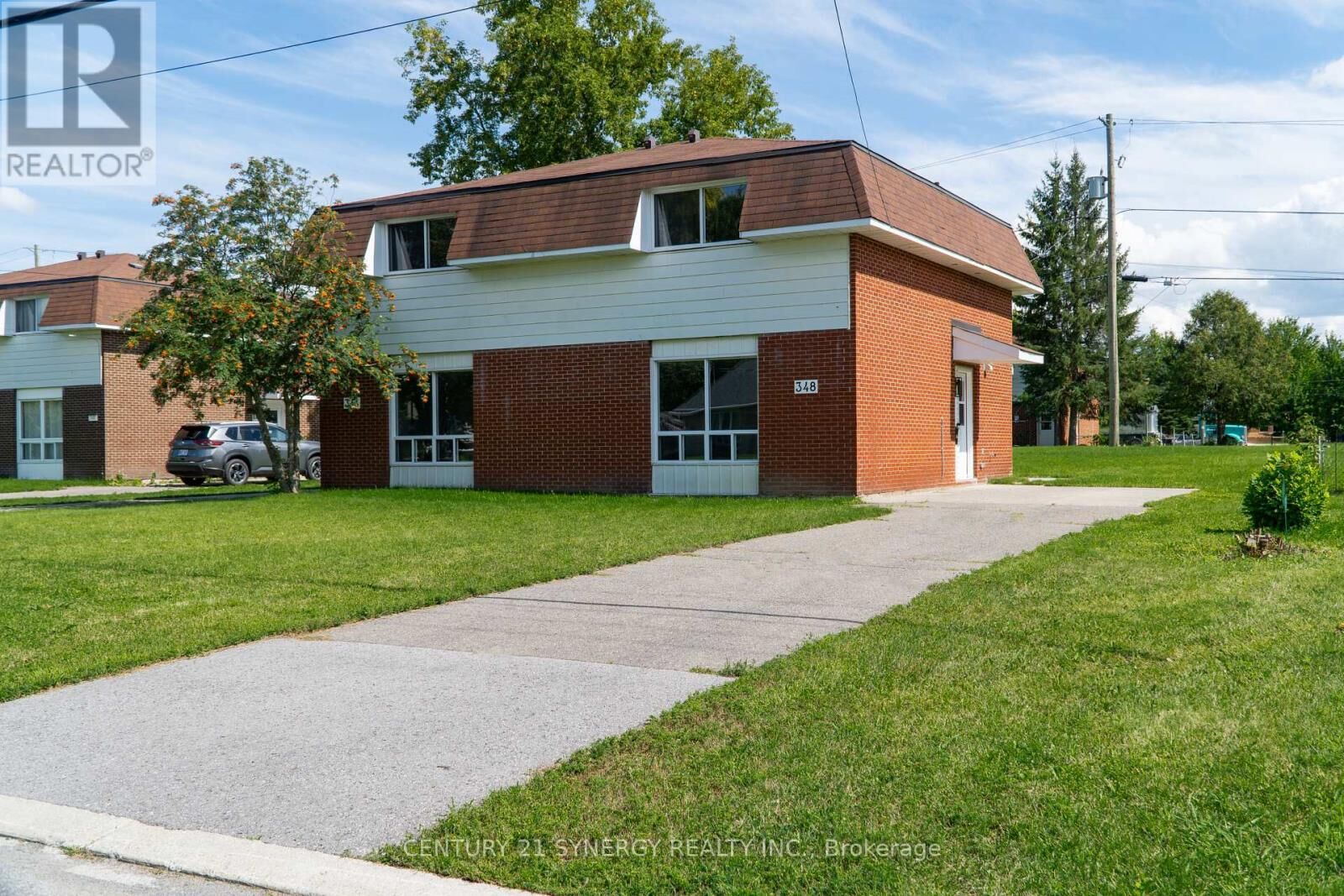 Property Photo:  348 Pattie Drive  ON K7C 3R5 