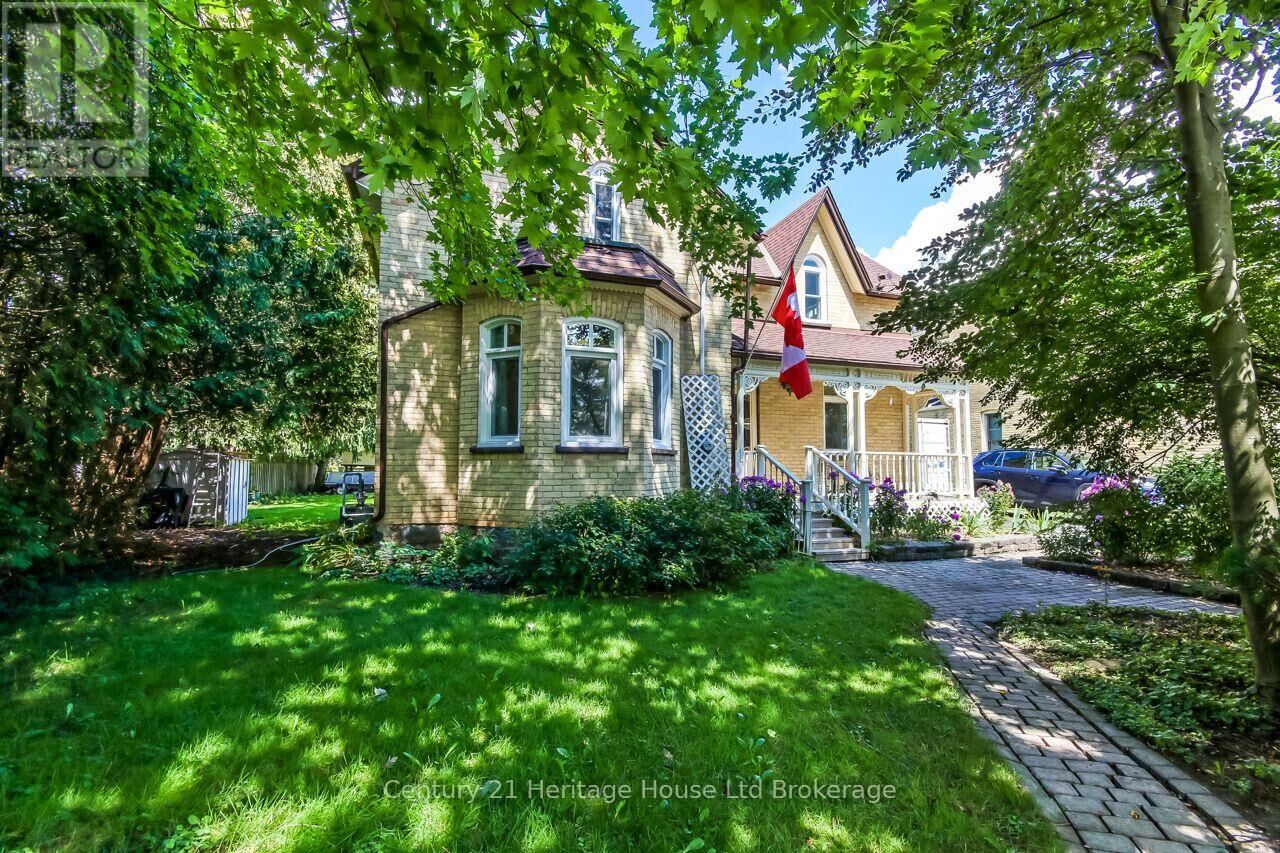 Property Photo:  166 Dundas Street West  ON N0M 2M0 